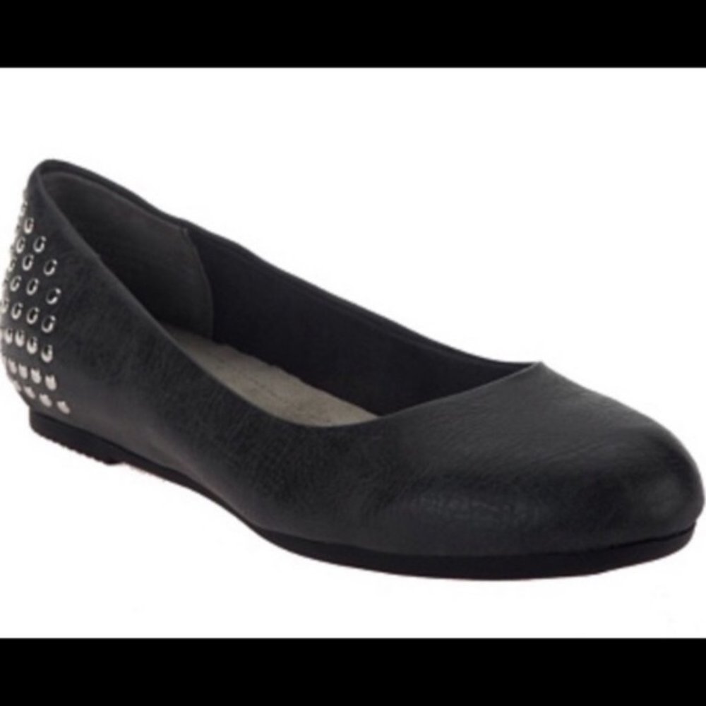 NEW Cliffs by White Mountain Studded Black Flats